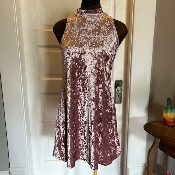 Pink Velvet Dress - Picture 1 of 2